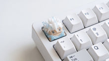 Cargar imagen en el visor de la galería, Killua Modo Trueno (God Speed) on white keyboard