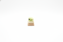 Cargar imagen en el visor de la galería, Baby Yoda  left
