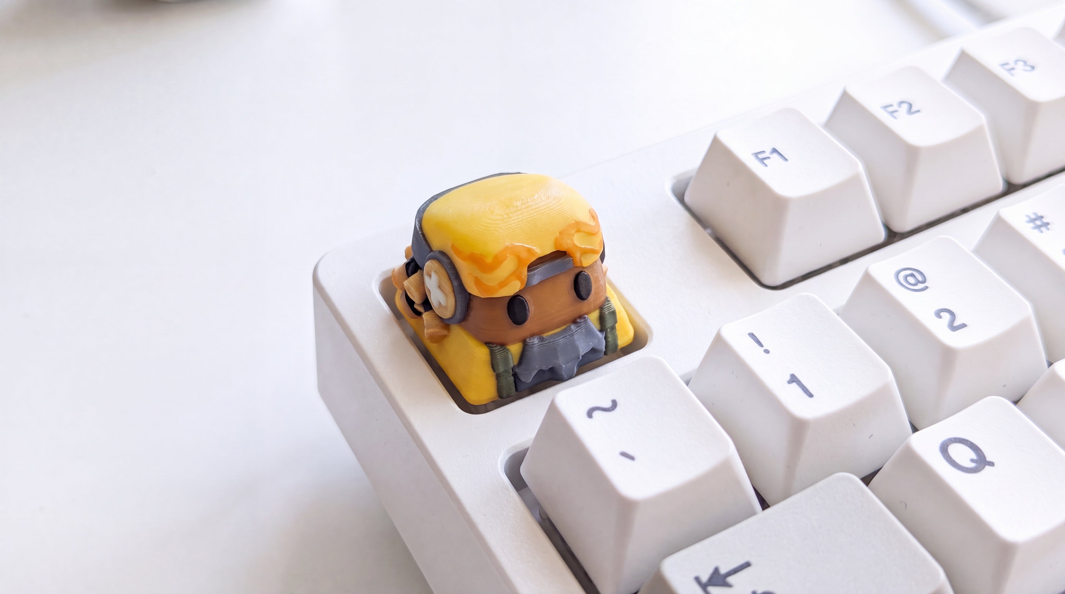 Raze on white keyboard