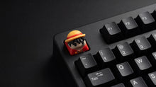 Cargar imagen en el visor de la galería, Luffy on black keyboard
