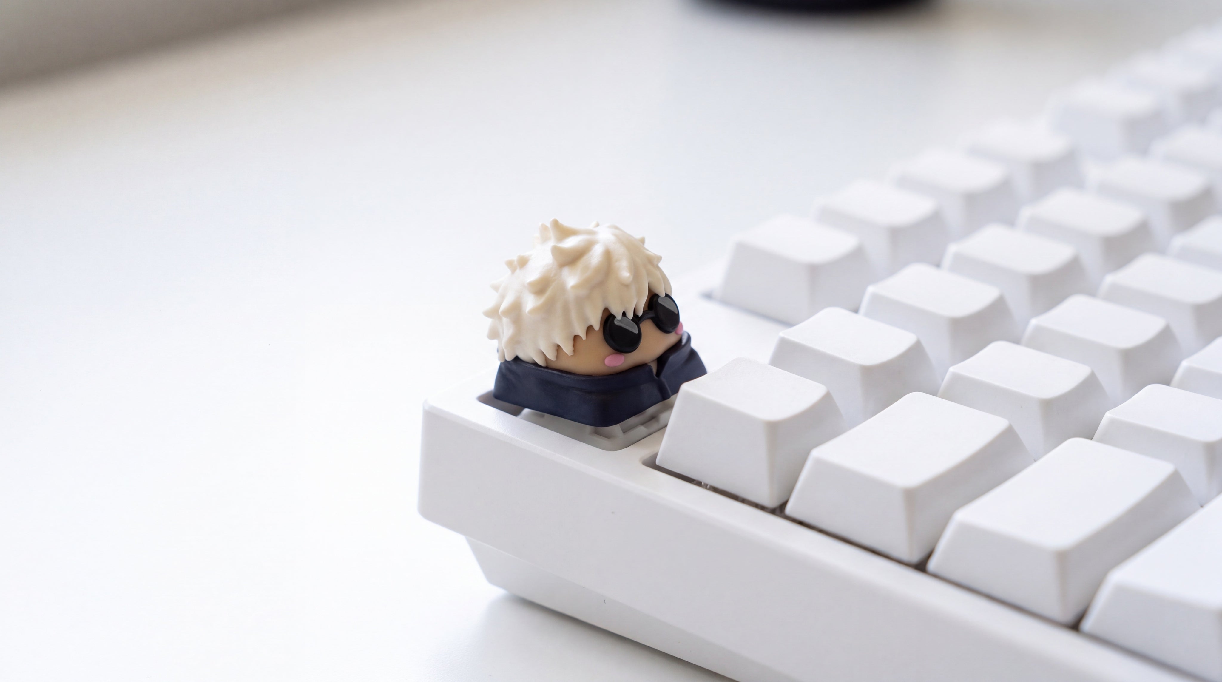 Gojo Satoru Lentes 07-white-keyboard.jpg