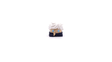Cargar imagen en el visor de la galería, Gojo Satoru Seis Ojos 01-front-white.png
