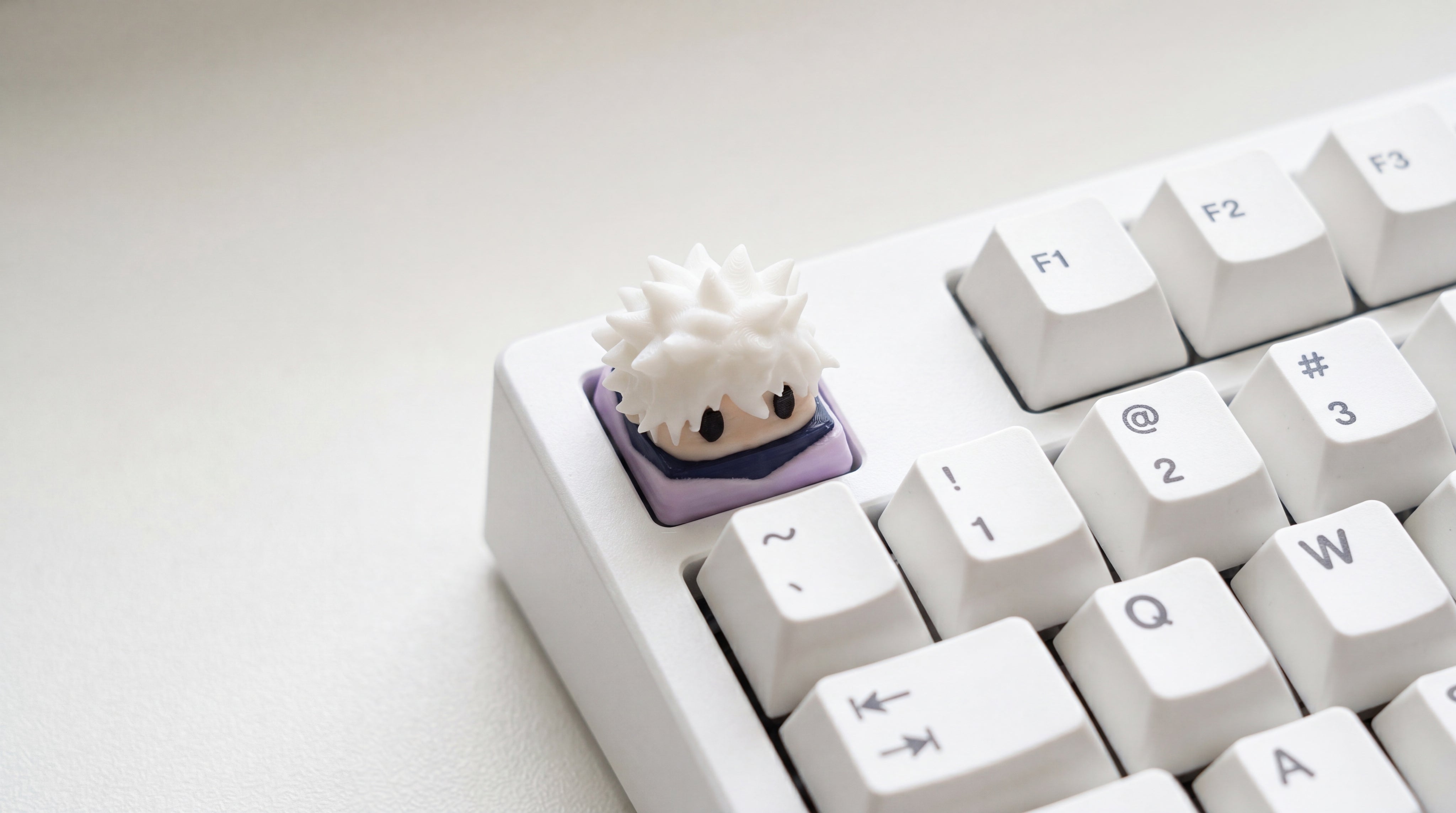 Killua Normal on white keyboard