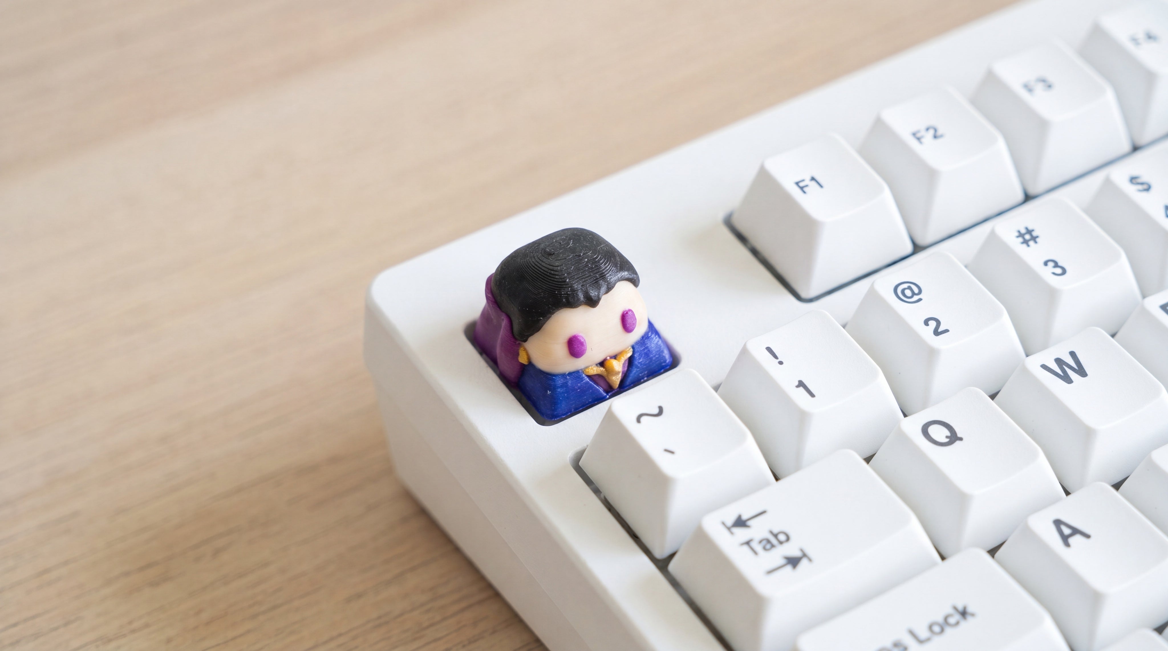 Reyna on white keyboard